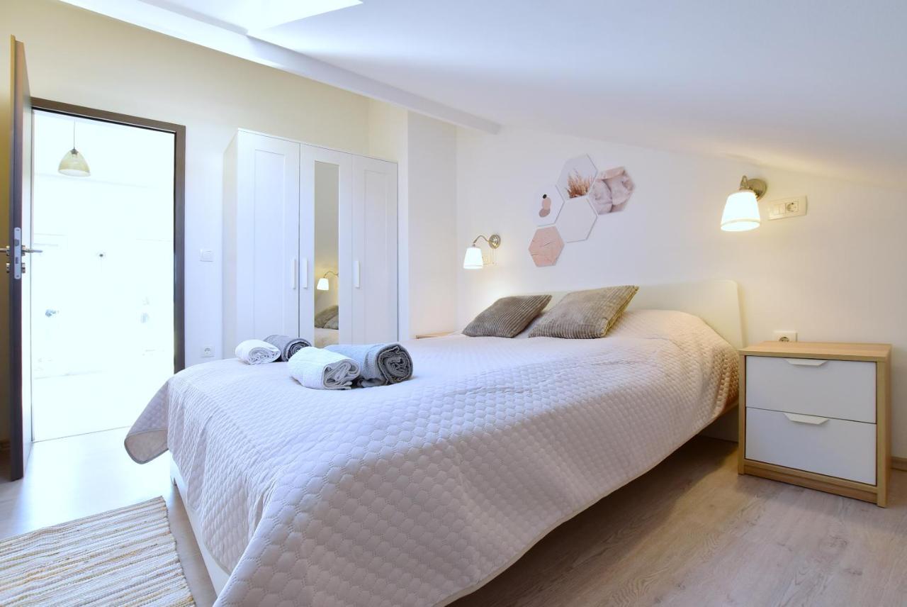 Apartments Sea & Sky Stari Grad  Extérieur photo